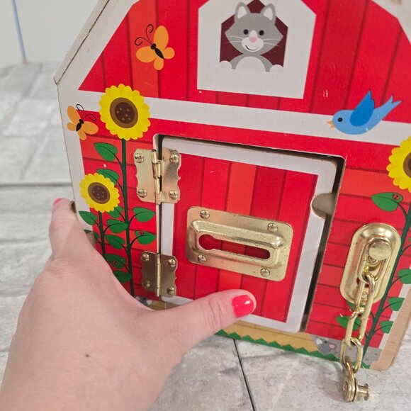 Toy Barn Melissa & Doug WOODEN LATCHES BARN 6 Hinged Doors Play & Learn - Picture 3 of 11